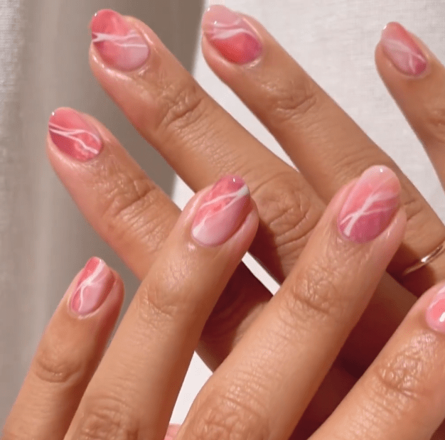 diseño uñas marmol rosa