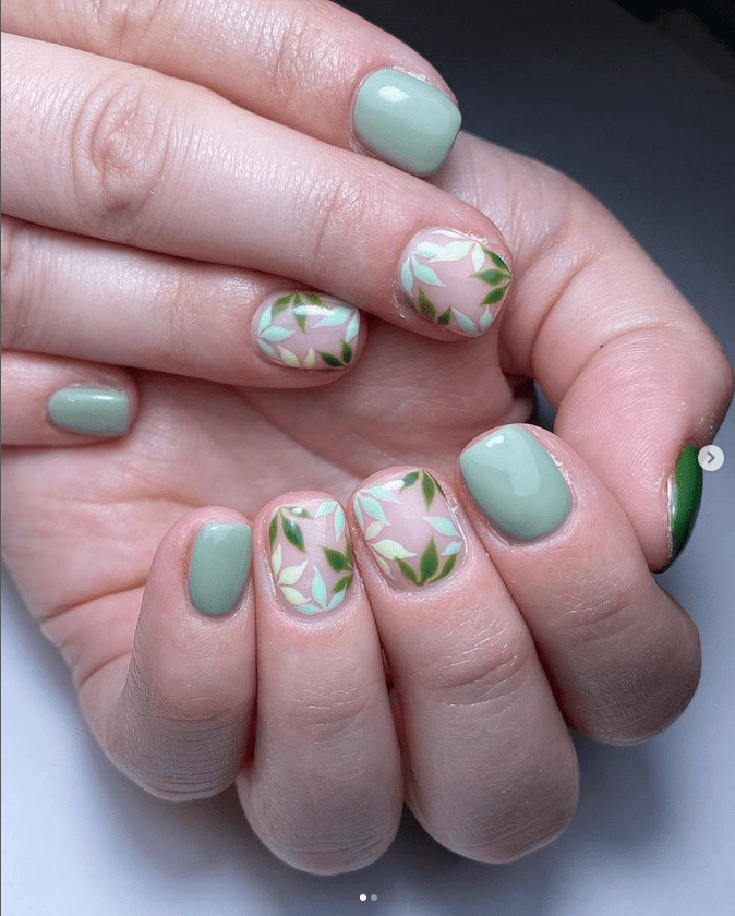 uñas diseño hojas verdes